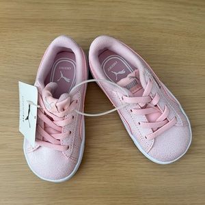 Adorable Pink Pumas Size 6 NWT